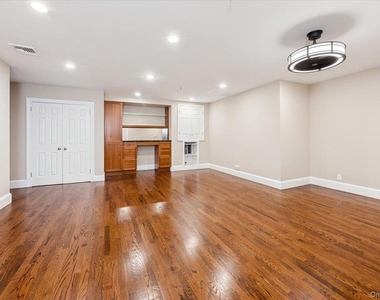 10 Old Jackson Avenue - Photo Thumbnail 32