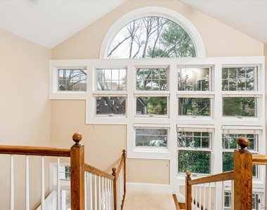 10 Old Jackson Avenue - Photo Thumbnail 22