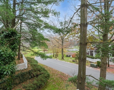 10 Old Jackson Avenue - Photo Thumbnail 7
