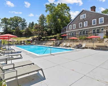 10 Old Jackson Avenue - Photo Thumbnail 37