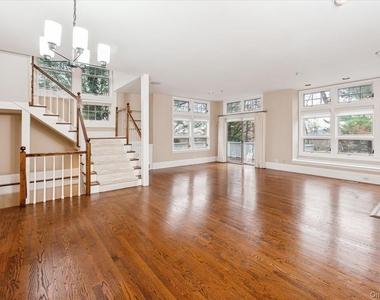 10 Old Jackson Avenue - Photo Thumbnail 16