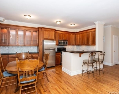 111 7th Street - Photo Thumbnail 7