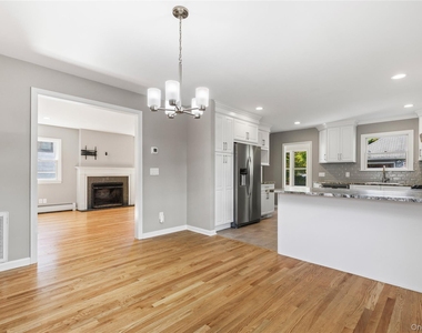 169 Church Street - Photo Thumbnail 8