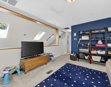 305 Oak Lane - Photo Thumbnail 25