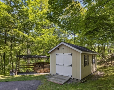 305 Oak Lane - Photo Thumbnail 37