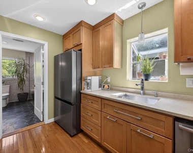 305 Oak Lane - Photo Thumbnail 16