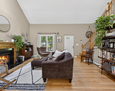 305 Oak Lane - Photo Thumbnail 9