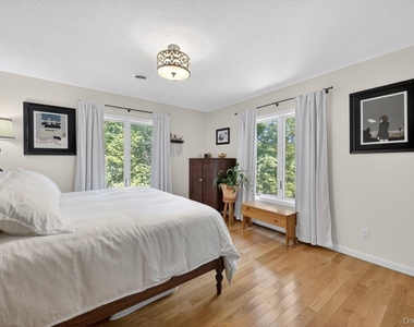 305 Oak Lane - Photo Thumbnail 21