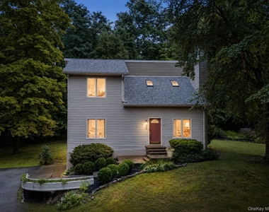 305 Oak Lane - Photo Thumbnail 4