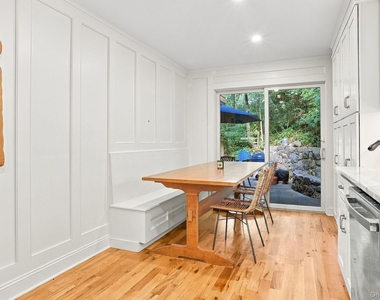 11 Hill Lane - Photo Thumbnail 7