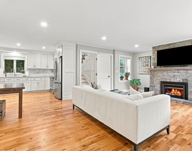 11 Hill Lane - Photo Thumbnail 12