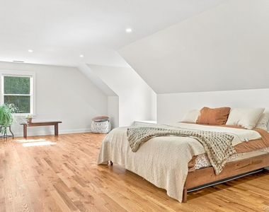 11 Hill Lane - Photo Thumbnail 20