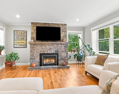 11 Hill Lane - Photo Thumbnail 14