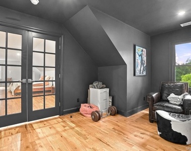 11 Hill Lane - Photo Thumbnail 17