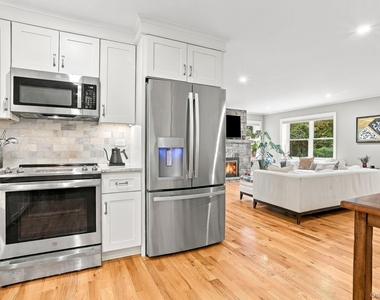 11 Hill Lane - Photo Thumbnail 8