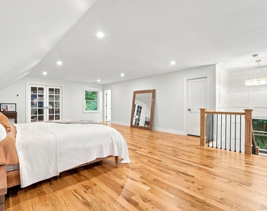 11 Hill Lane - Photo Thumbnail 19