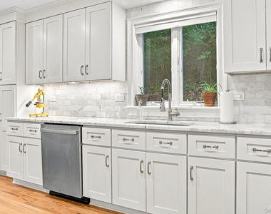 11 Hill Lane - Photo Thumbnail 9
