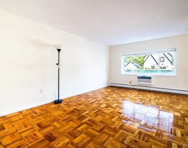838 Pelhamdale Avenue - Photo Thumbnail 3
