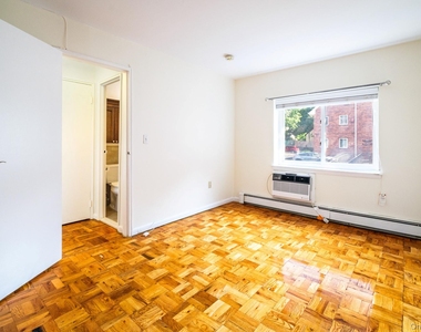 838 Pelhamdale Avenue - Photo Thumbnail 8