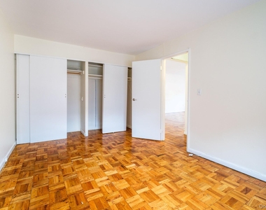 838 Pelhamdale Avenue - Photo Thumbnail 9