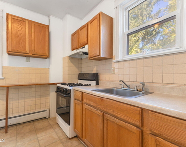 41 Marshall Street - Photo Thumbnail 11