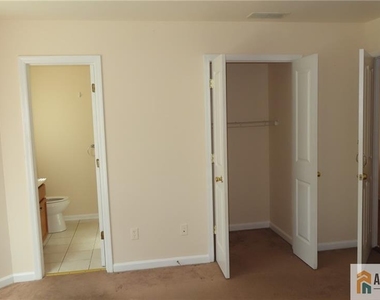 26 Henry Street - Photo Thumbnail 11