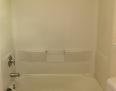 26 Henry Street - Photo Thumbnail 18