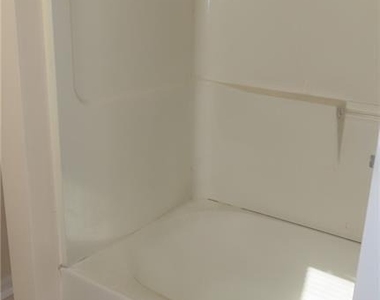 26 Henry Street - Photo Thumbnail 13