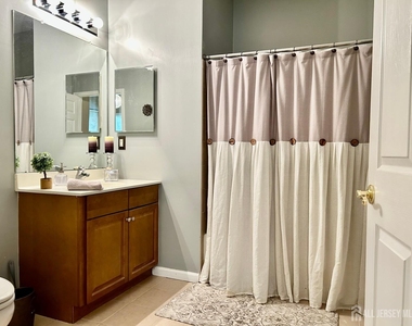 634 Masterson Court - Photo Thumbnail 15