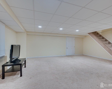 1402 Timber Oaks Road - Photo Thumbnail 34