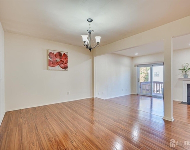 1402 Timber Oaks Road - Photo Thumbnail 9