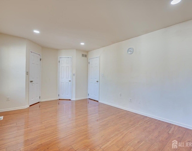 1402 Timber Oaks Road - Photo Thumbnail 25