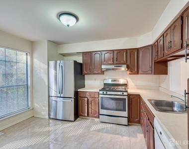 1402 Timber Oaks Road - Photo Thumbnail 18