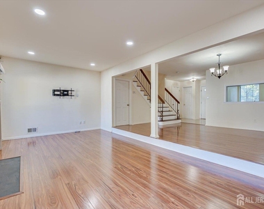 1402 Timber Oaks Road - Photo Thumbnail 15