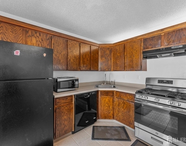 85 Caitlin Court - Photo Thumbnail 7