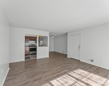 85 Caitlin Court - Photo Thumbnail 5