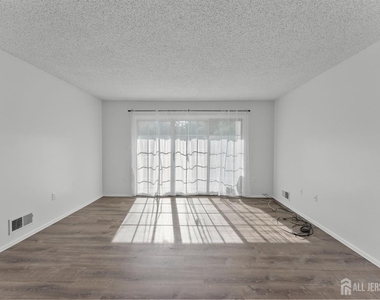 85 Caitlin Court - Photo Thumbnail 4