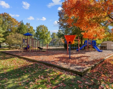85 Caitlin Court - Photo Thumbnail 20