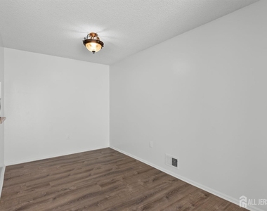 85 Caitlin Court - Photo Thumbnail 6