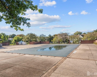 85 Caitlin Court - Photo Thumbnail 21