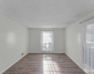 85 Caitlin Court - Photo Thumbnail 13