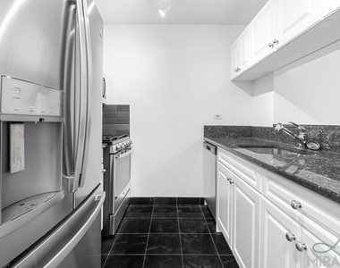 60 W 23rd Street - Photo Thumbnail 8