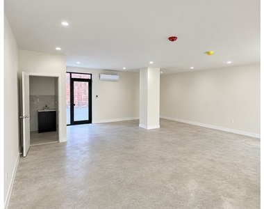 166-11 91st Avenue - Photo Thumbnail 2