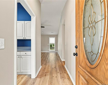 3186 Henley Road - Photo Thumbnail 3