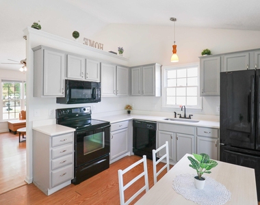 1508 Malta Avenue - Photo Thumbnail 12