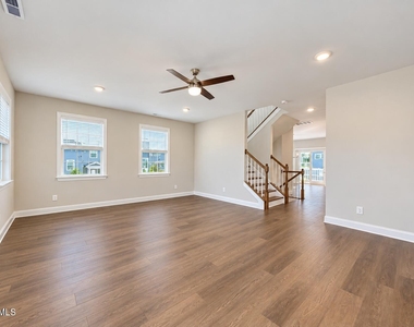 835 Napier Drive - Photo Thumbnail 25
