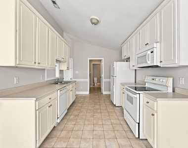 178 Ariel Street - Photo Thumbnail 7