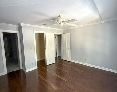 329 Glen Echo Lane - Photo Thumbnail 8