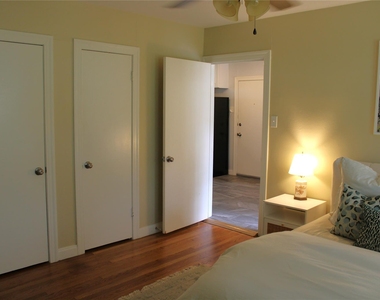 5703 Woodview Ave - Photo Thumbnail 13