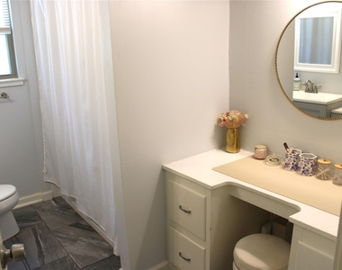 5703 Woodview Ave - Photo Thumbnail 15